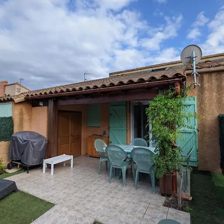 Casa de Férias Marines Du Roussillon En Avec Piscine A 150 M De La V100 *